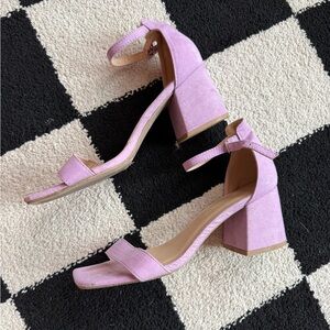 WILD DIVA lavender heels